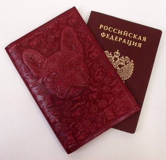 Купить оптом Обложка для паспорта "Хипстер Бульдог" кожа (3D) цвет бордо