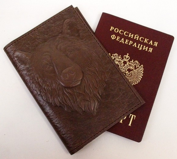 Купить оптом Обложка для паспорта "Хищник Медведь" кожа (3D) цвет коричневый