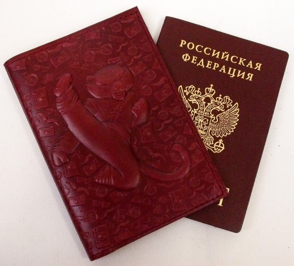 Купить оптом Обложка для паспорта "Хипстер Мастер Тигрица" кожа (3D) цвет бордо