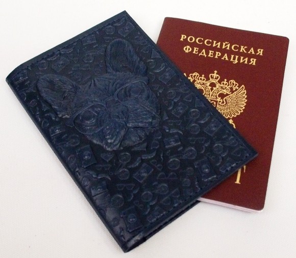 Купить оптом Обложка для паспорта "Хипстер Бульдог" кожа (3D) цвет синий
